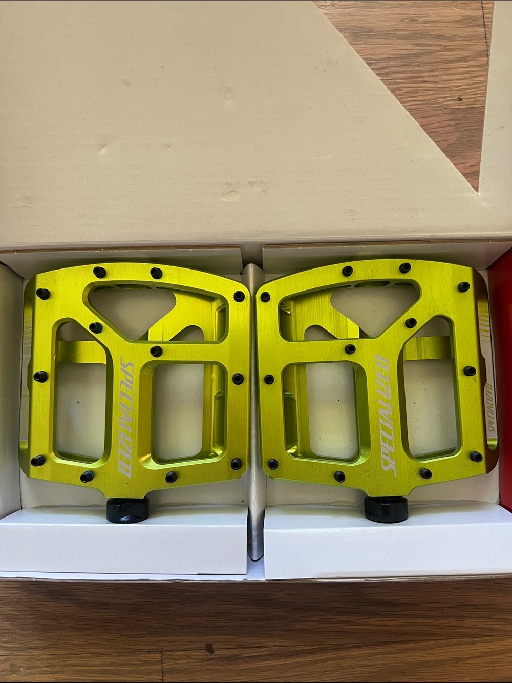 Specialized Alloy Platform Pedals in Neon Lime